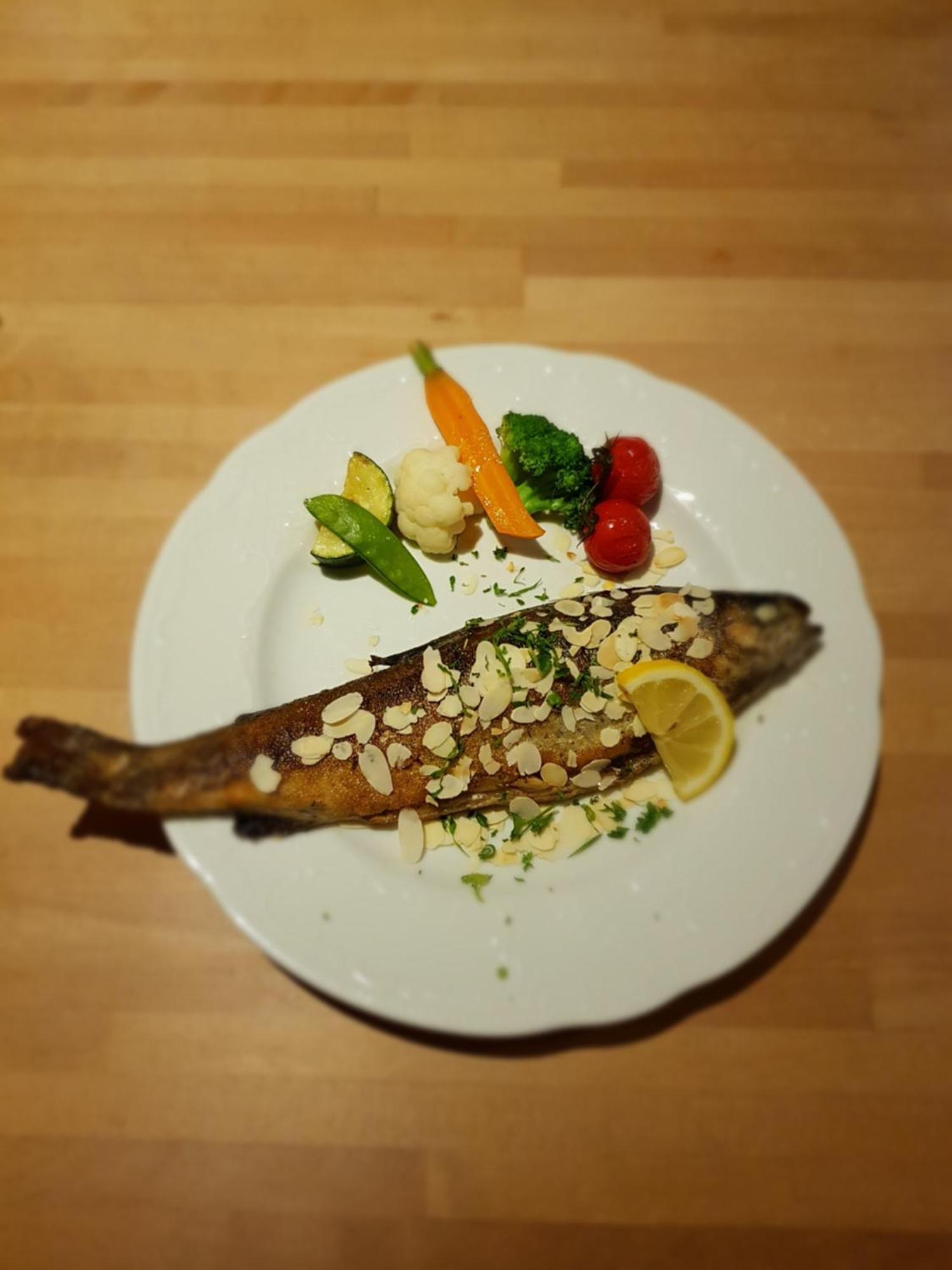 Hotel Restaurant The Kings Head Inn フーレン エクステリア 写真