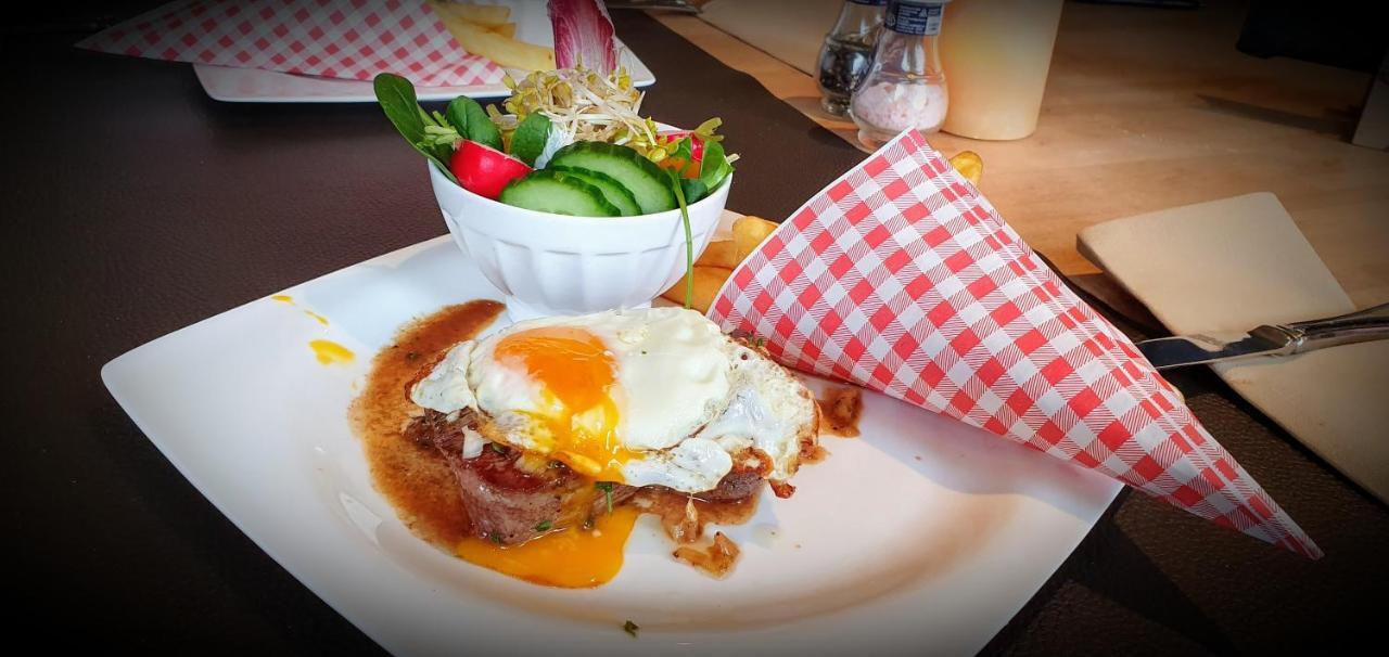 Hotel Restaurant The Kings Head Inn フーレン エクステリア 写真